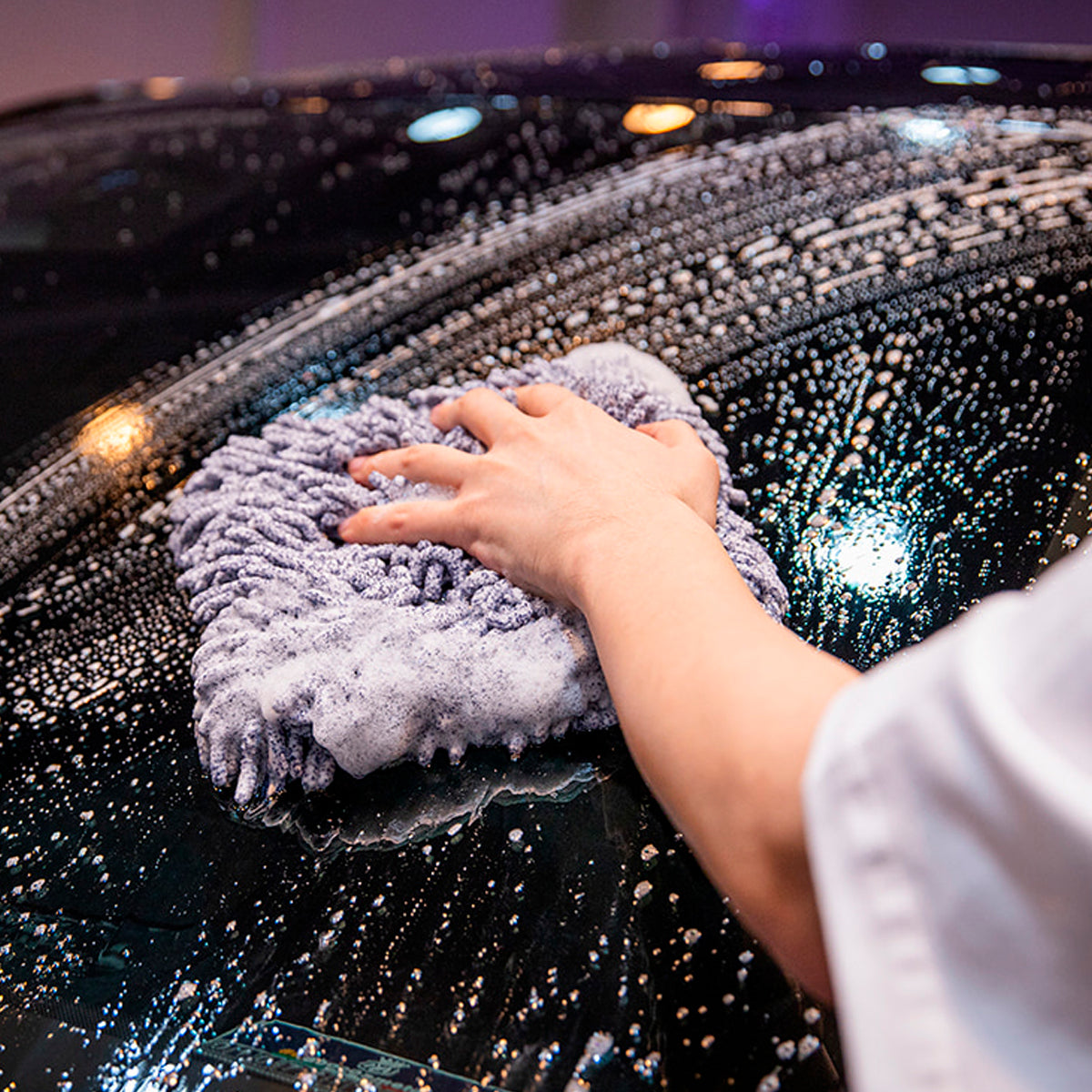 Labocosmetica Wash Pad cleaning car windshield
