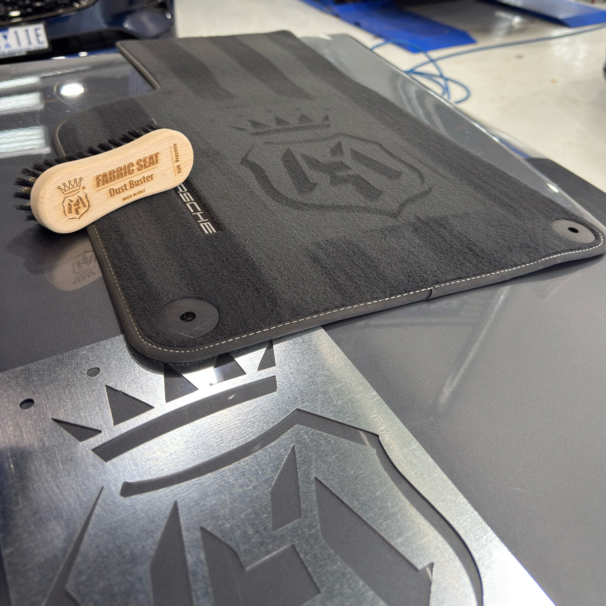 Labocosmetica Carpet Stencil Logo Shaper